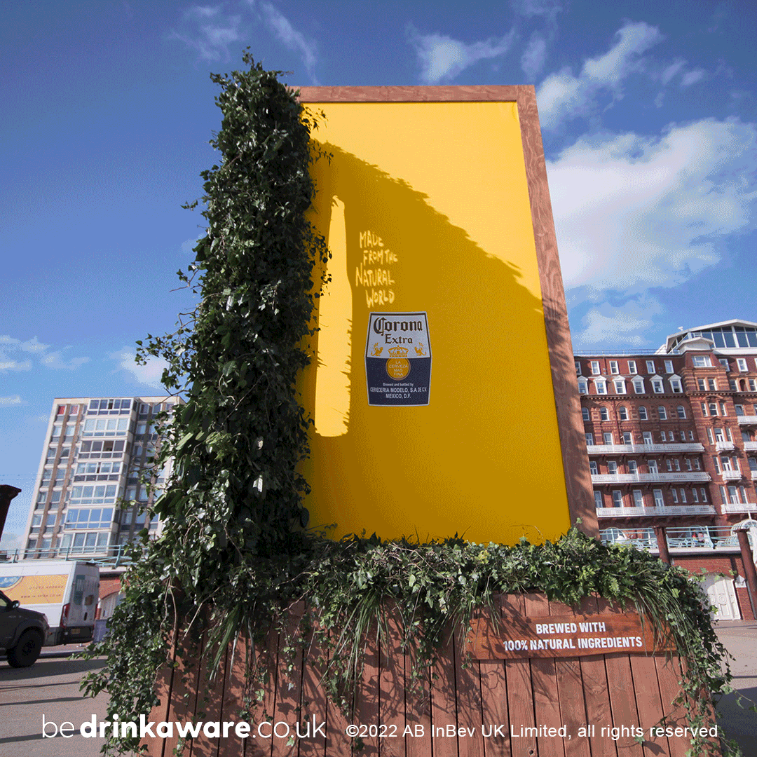 Corona Natural Billboard shadow reveal animation